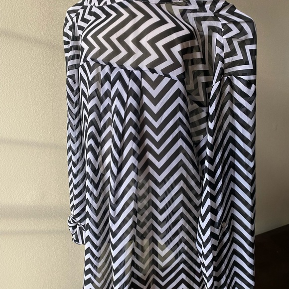 Black and White Chevron Women's Top - Picture 2 of 5